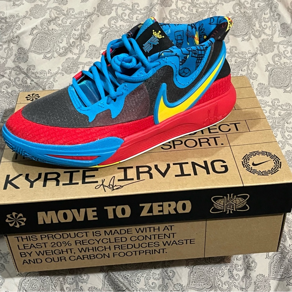 Kyrie 8, Youth 7